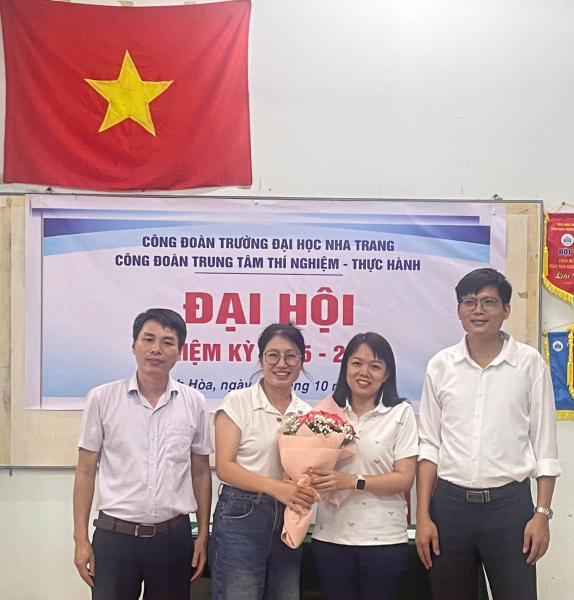 Đại hội Công đoàn Trung tâm Thí nghiệm - Thực hành nhiệm kỳ 2025 - 2030