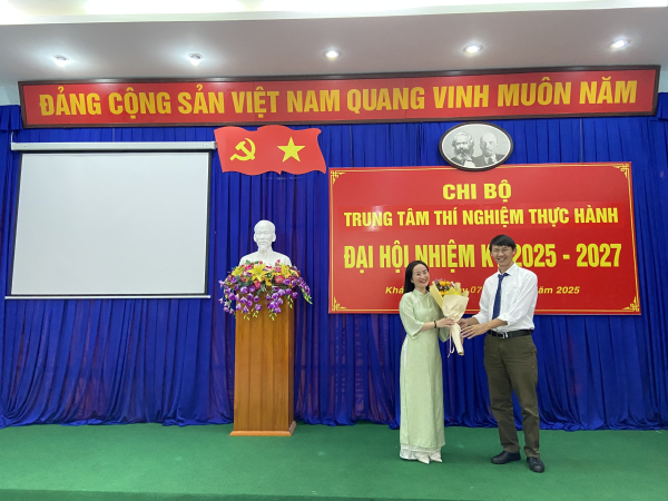 Đại hội Chi bộ Trung tâm Thí nghiệm - Thực hành nhiệm kỳ 2025-2027